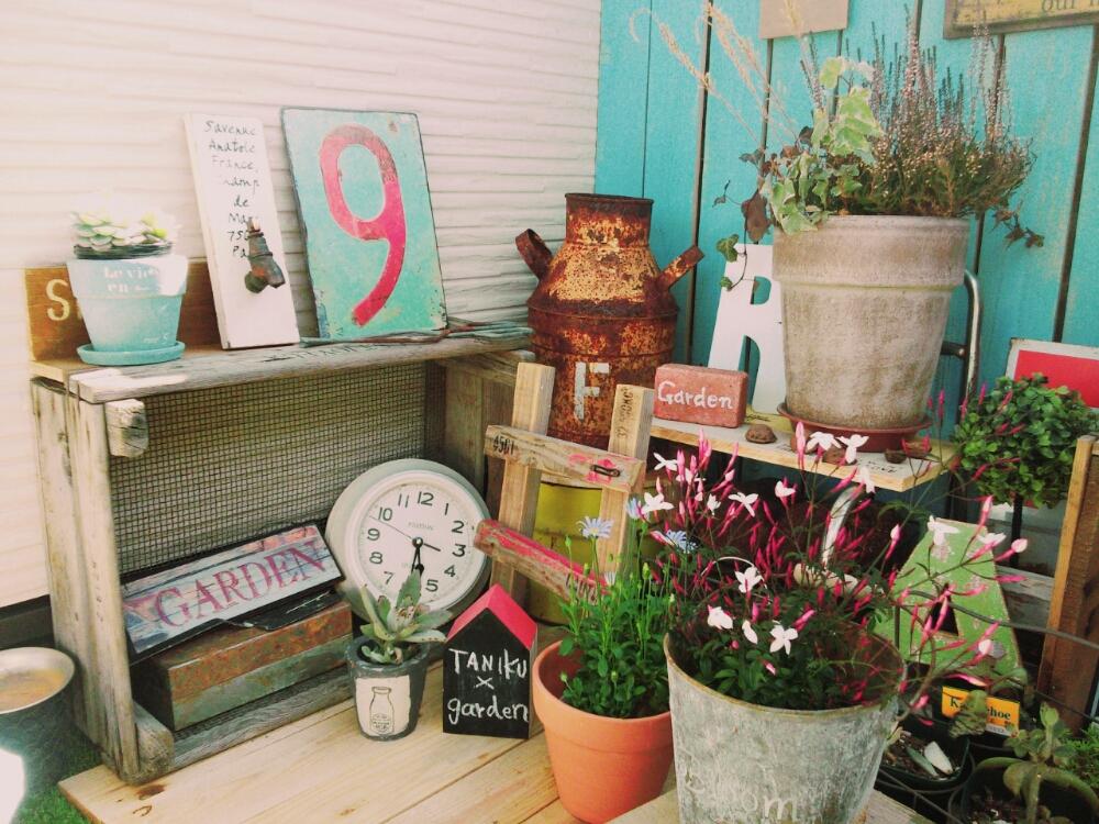 バルコニー/ベランダの画像 by kiko-nさん | バルコニー/ベランダと多肉植物とキャベツボックスとステンシルとGardenと板壁と寄せ植えとアンティークと木箱とリメ缶 手作りリメイク缶とjunkとベランダガーデンと奇跡の一枚コンテストと今日のお花とミルク缶と多肉女子とインスタ→n_kirikoと自慢の多肉サボテンコンテストと雑貨と木工とDIYとハンドメイドとgreenとサインボードとインテリア雑貨と多肉寄せ植えとsucculent