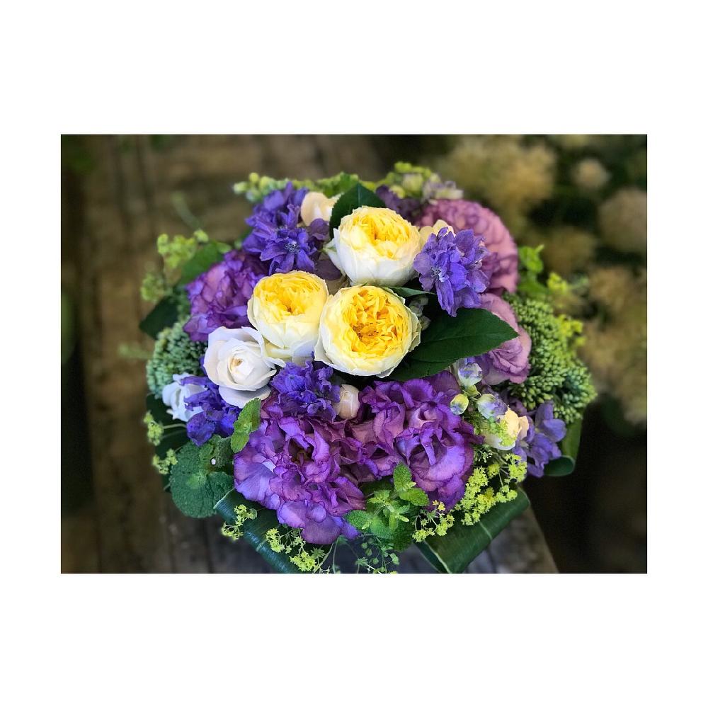 部屋の画像 by hanappaさん | 部屋と花のある空間とフラワーアーティストとばら バラ 薔薇とスタイリッシュとテーブル花とプレゼントと東京と花のある生活と今日の一枚とペットのお供えと今日のお花と空間ディスプレイと花屋とナチュラルスタイルとフラワーアレンジメントと花のある暮らしとシックスタイルとお店と千歳烏山