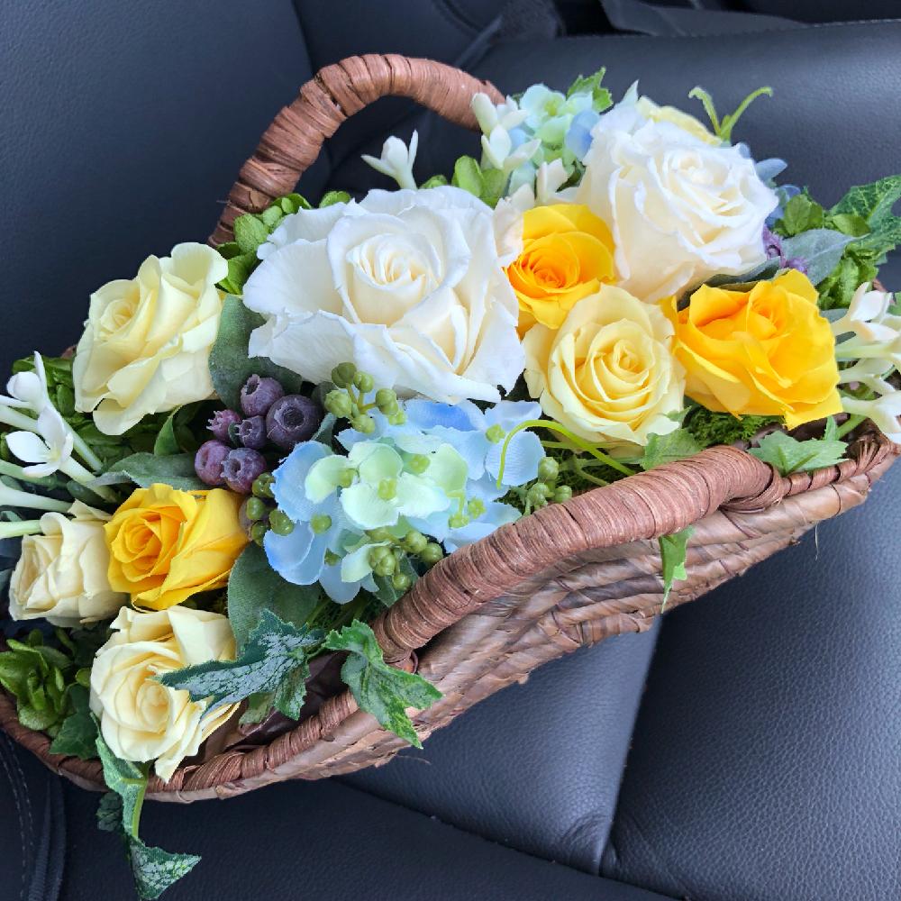 窓辺の画像 by お花の教室naturalbouquetさん | 窓辺とアーティフィシャル フラワーとアーティフィシャルフラワーアレンジメントとナチュラルテイストとお見舞いとプリザーブドフラワーアレンジとプリザーブドフラワー薔薇