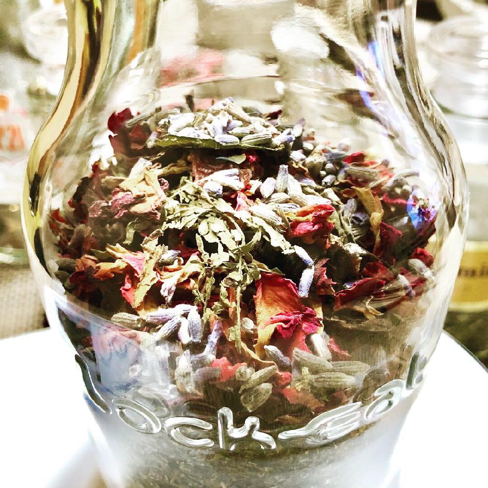 部屋の画像 by Junさん | 部屋とローズマリーとミントと薔薇とラベンダー デンタータとオレンジピールと自然療法とハーバルメディスンと器とお花のフォトコンテスト2018と植物のある暮らしと僧院医学とno green no lifeとToday's botanicalと植中毒と14世紀とハンガリーウォーターと最古の香水とbotanical lifeと花のある暮らしとメディカルハーブとハンガリアンウォーターと『インテリアグリーン』フォトコンテスト2018