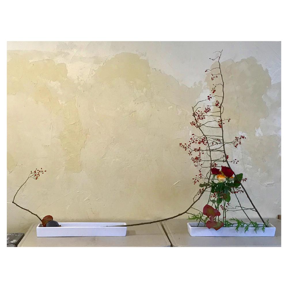 部屋の画像 by hanappaさん | 部屋と花のある空間とフラワーアーティストとWEEKEND FLOWERとギャラリーとばら バラ 薔薇とテーブル花と東京と花のある生活とGS映えと今日の一枚と今日のお花と空間ディスプレイと花屋とナチュラルスタイルとフラワーアレンジメントと花のある暮らしとシックスタイルとお店とディスプレイと生け花