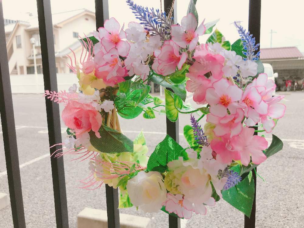 インテリアの画像 by Mirei_0969さん | インテリアと植物好きな方と繋がりたいと豪華とフラワーリースとGS映えと綺麗と鮮やか とspringと造花と透明感と可愛いと花のある暮らしとふんわりと染まる季節とフラワーケールフォトコン