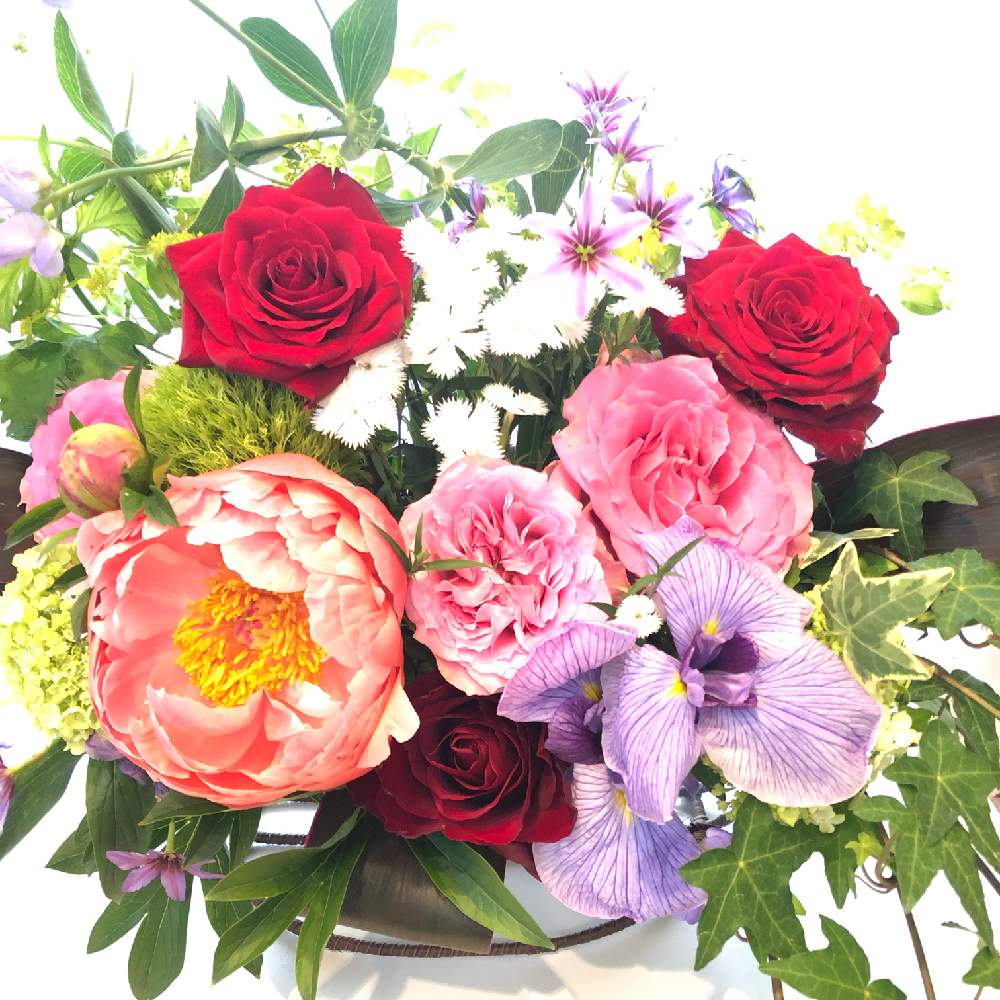 部屋の画像 by mayumi☆さん | 部屋と芍薬と宿根スイトピーとバラいろいろとお祝いと記念日と良い香り♡と成人式Flower arrangementとありがとう❤️とMNC NaraとMNC arrangement flowerとGS映えと撮影と癒しの空間とお花のパワーと『ひとてま込めて』2019と季節のお花と存在感!と大好きな花とフラワーアレンジメントと花のある暮らしとインテリアグリーンとiPhone撮影