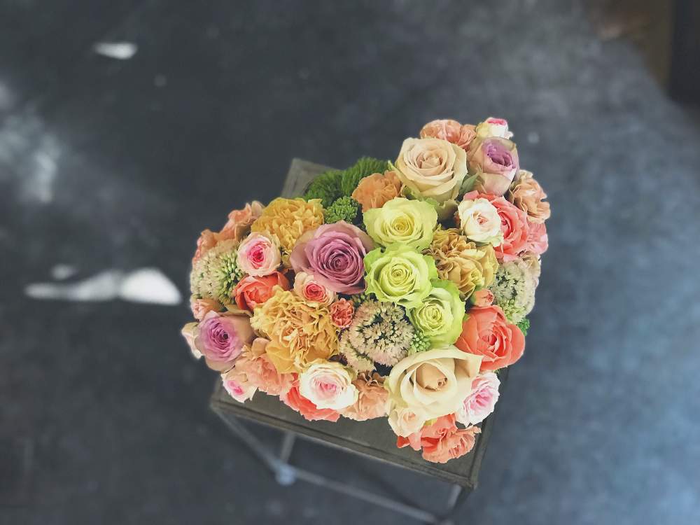 部屋の画像 by hanappaさん | 部屋と花のある空間とフラワーアーティストとWEEKEND FLOWERと花を飾ろうとスタイリッシュとテーブル花と花のある生活と今日の一枚と今日のお花と空間ディスプレイと癒し空間と花屋とフラワーアレンジメントと花のある暮らしとお花のある生活とおめでとうございますとお花好きとお店とフラワーギフトとフラワーデザイン