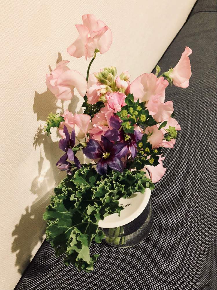 部屋の画像 by mimi♡さん | 部屋とリューココリネとスイートピーとストックとブプレウルムと花のある暮らしとピンク♡とスイートピー♡と久しぶり過ぎてこれでいいのか…(笑)