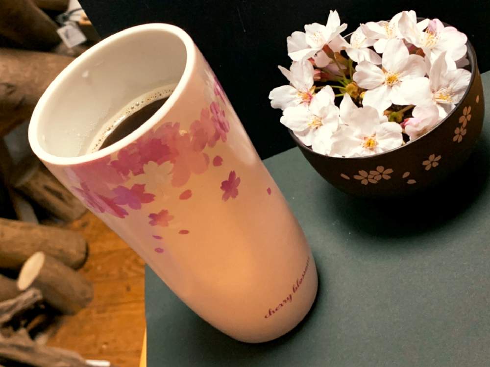 デスクの画像 by barbossa バルボッサさん | デスクと桜ソメイヨシノとスマホ撮影と2020桜フォトコンとさくら さくらと新型コロナウィルスに負けるなとお誘いと花のある暮らしとiPhone撮影