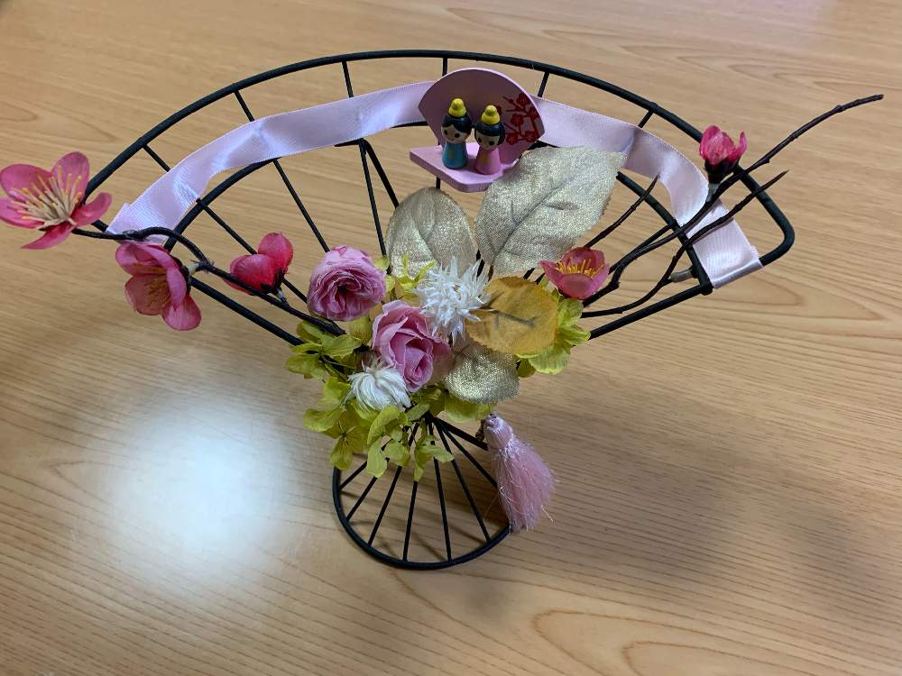 デスクの画像 by 『薔薇の初心者教室』How to grow Organic Roseさん | デスクと私がアレンジしましたプリザーブドフラワーとプリザーブド フラワーとひなまつりと雛祭り