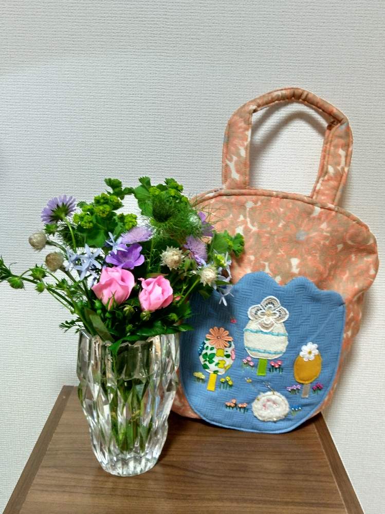 部屋の画像 by シゲちゃんの花さん | 部屋と丁字草とアルケミラとマツムシソウ (スカビオサ)と名前を教えて!と薔薇と花のある暮らしといただき物とおうち園芸と『ひとてま込めて』2020