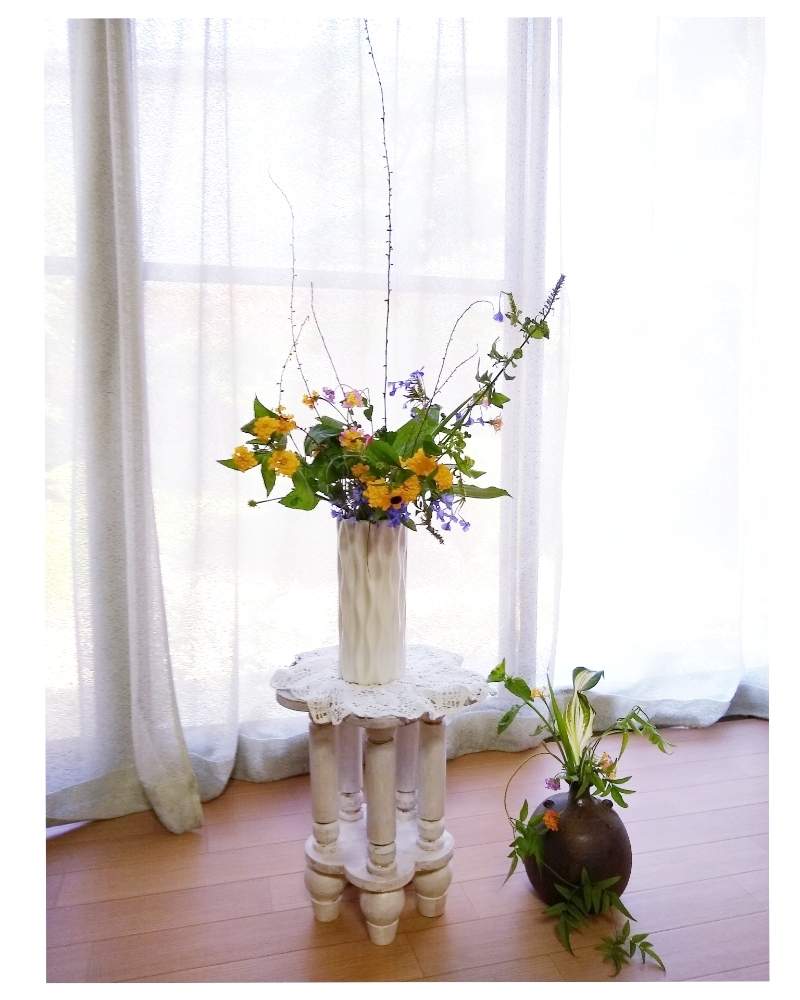 窓辺の画像 by 合歓の木さん | 窓辺と生花フラワーアレンジメントと花のある暮らしと嬉しいいただきもの♡とアレンジメント♡と❤️M.family❤️