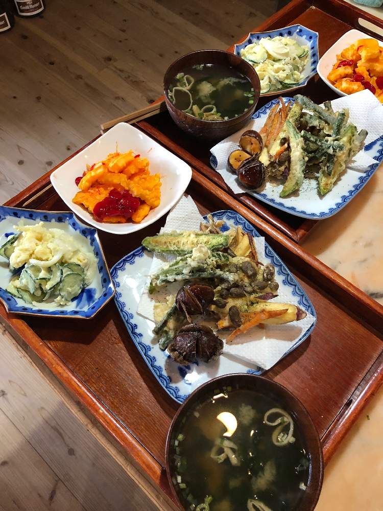 の画像 by すえすえさん | 完熟ニガウリとワカメ、ネギ味噌汁とささげさや、人参、薩摩芋、むかごと栗唐揚げとポテトサラダ、ぬか漬け胡瓜、玉葱
