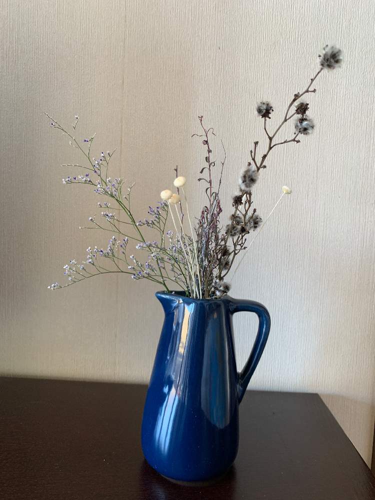 部屋の画像 by ママ子さん | 部屋とアマレリーフラワーとスターチスブルーウェーブとドライフラワーと青い花とテレビの横とダイソーの花瓶とお気に入りの器や花瓶と植物