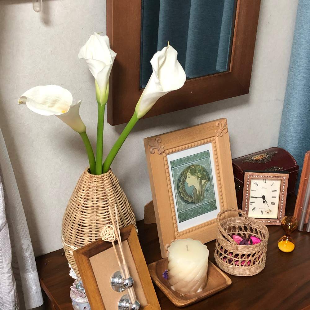 インテリアの画像 by Grace Placeさん | インテリアとカラー(阿蘭陀海芋)と花言葉と花のある暮らしと誕生花とGS映え