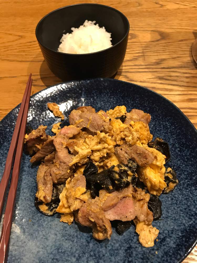 デスクの画像 by 老マスターさん | デスクと2月25日の賄い 生キクラゲと豚卵とじ