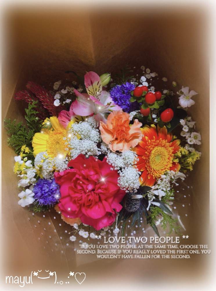部屋の画像 by mayuさん | 部屋と春♡とカーネーション♡とお誕生日とハートズキュンとお花❁˚とHappy birthdayとフラワーアレンジメント♡とアレンジと花のある暮らしとヒペリカム♪とガーベラ♡