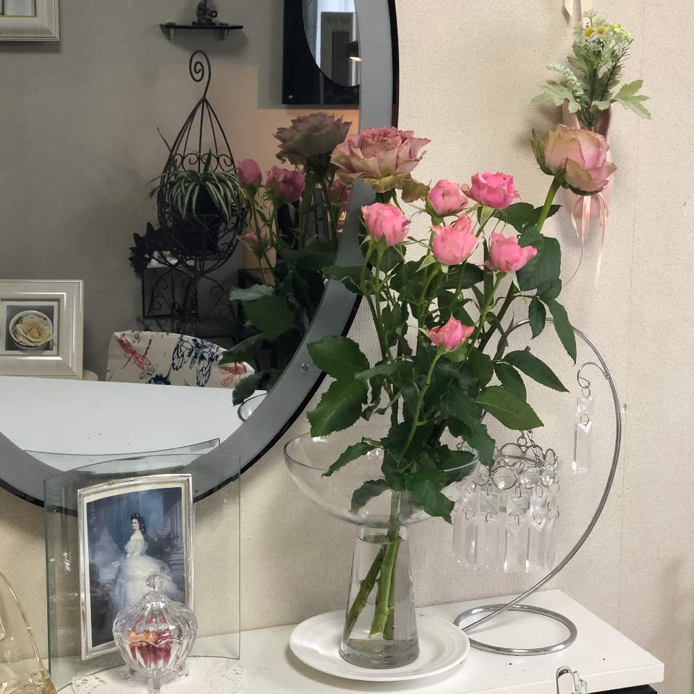 インテリアの画像 by Grace Placeさん | インテリアとピンクのバラ(薔薇)と花言葉と花のある暮らしと誕生花とGS映え