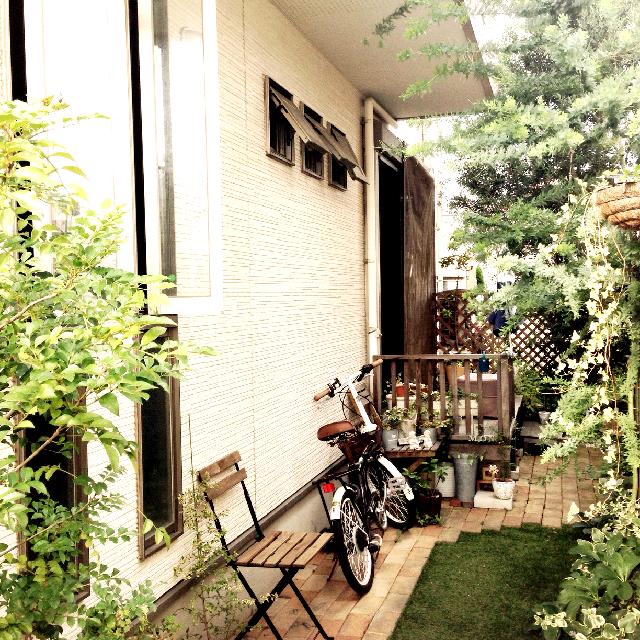 ガーデン雑貨の投稿画像 By Risaさん レンガと手作りの庭とナチュラルガーデンと今日の一枚とガーデニングとビンテージ感 15月8月27日 Greensnap グリーンスナップ