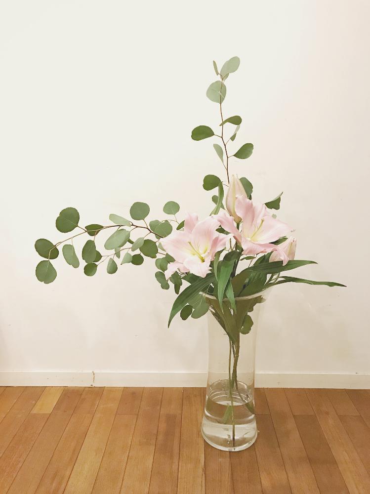 百合の花の投稿画像 By Ringoさん 今日の一枚と今日のお花と丸い葉っぱとフラワーベースコンテスト 16月12月11日 Greensnap グリーンスナップ