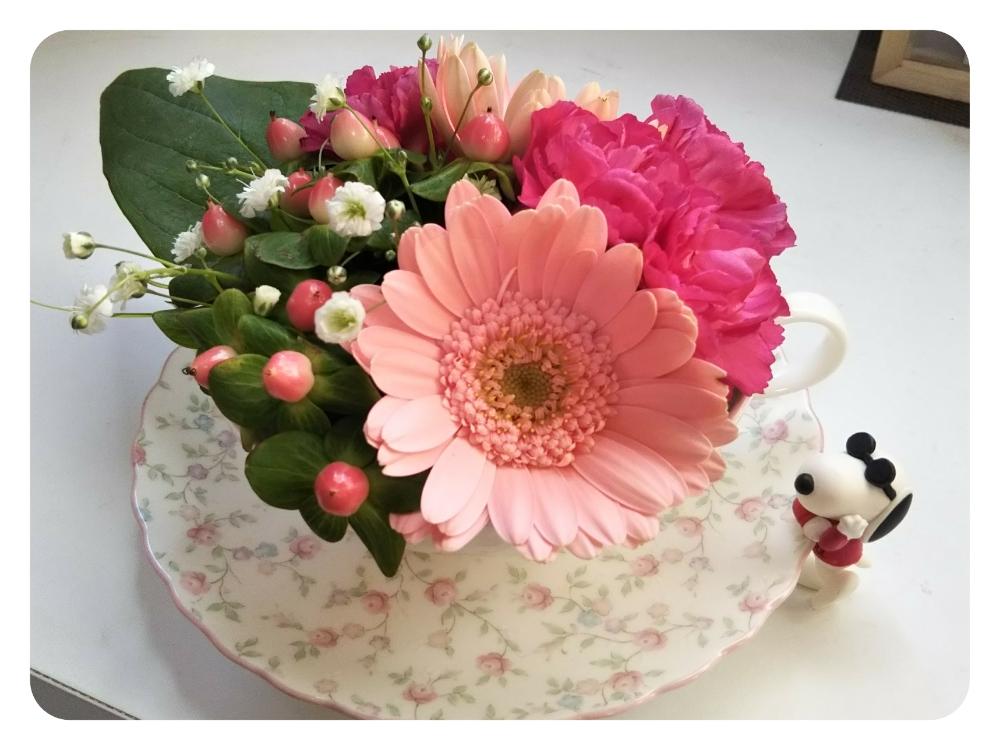 カーネーション の投稿画像 By まるる さん ガーベラ ミニガーベラとピンクの花と植中毒とフラワーアレンジメントとかすみ草 と花のある暮らしとかわいいな と ガーベラと多肉初心者と癒しのひと時 18月2月11日 Greensnap グリーンスナップ