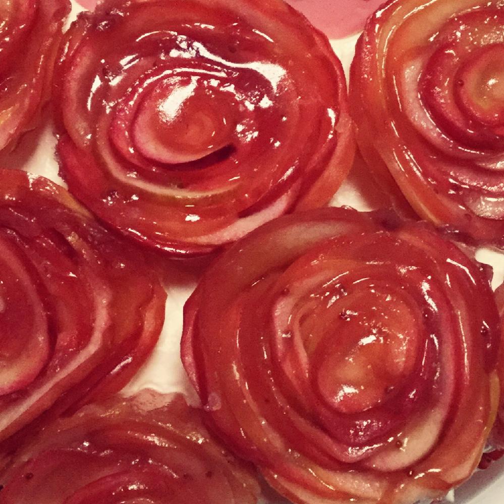 リンゴで作ったバラの投稿画像 By 雪ダルマさん ばら バラ 薔薇とはるが来た と果実とお花とかわいいな とりんごのケーキ 2018月3月4日 Greensnap グリーンスナップ