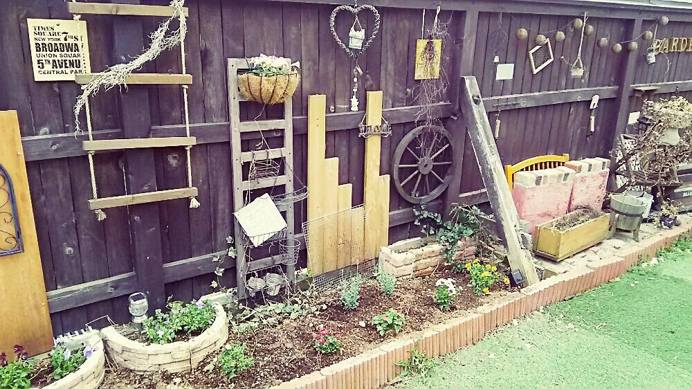 レンガの投稿画像 By Nasyuryuさん 庭作りとdiyと花のある暮らしとdiy花壇 18月4月28日 Greensnap グリーンスナップ