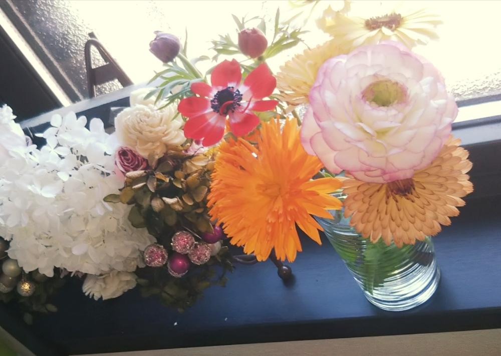 アネモネの投稿画像 By ゆとゆとさん キンセンカ カレンデュラ とラナンキュラスと自宅と切り花とたねからの幸せ 18月4月30日 Greensnap グリーンスナップ