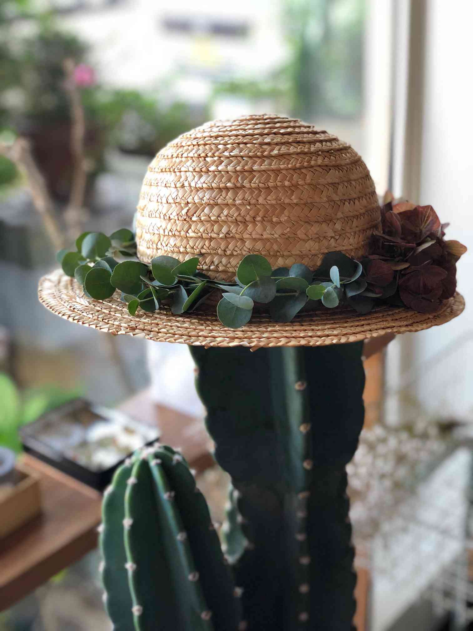 子供用麦わら帽子にリース風アレンジを｜🍀GreenSnap（グリーンスナップ） 