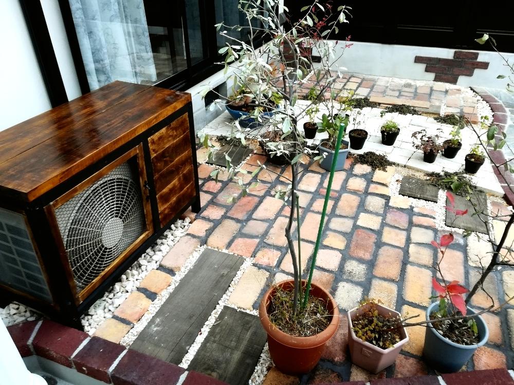Diy室外機カバーの投稿画像 By Kuniondoさん 庭づくりと我が家の庭とdiyと花のある暮らしと洋風の庭 18月11月26日 Greensnap グリーンスナップ