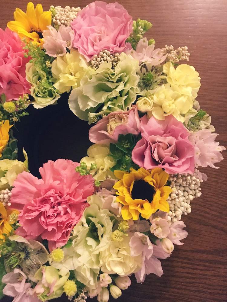 デルフィニウムの投稿画像 By Cotripさん ヒマワリとブプレリュームとトルコキキョウとナズナと母の日プレゼントと花のある暮らしとふんわり優しい色とリース型アレンジメントと切り花とカーネーションとライスフラワーとニゲラと部屋と母の日プレゼントと花のある暮らし デルフィニウムの投稿画像 By Cotripさん ヒマワリとブプレリュームとトルコキキョウとナズナと母の日プレゼントと花のある暮らしとふんわり優しい色とリース型アレンジメントと切り花とカーネーションとライスフラワーとニゲラと部屋と母の日プレゼントと花のある暮らし