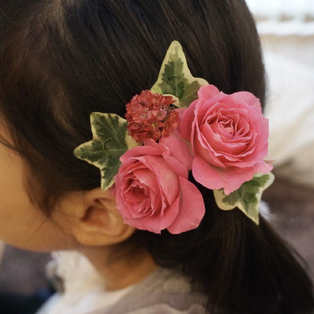リコ の 花 の 髪 飾り