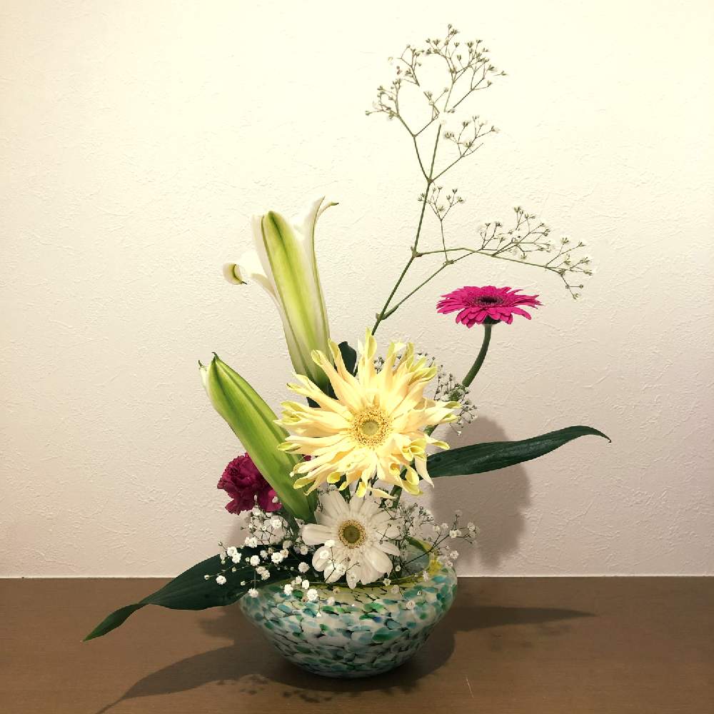 生け花の投稿画像 By ぽぷりさん ガラスの花器とおうちで飾るお花 と玄関とおうち園芸と生け花とガラスの花器とおうちで飾るお花 とおうち園芸 月5月26日 Greensnap グリーンスナップ Greensnap グリーンスナップ