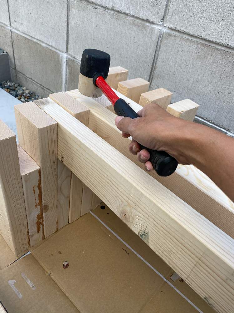 貼って塗るだけガーデンベンチを作る Greensnap グリーンスナップ