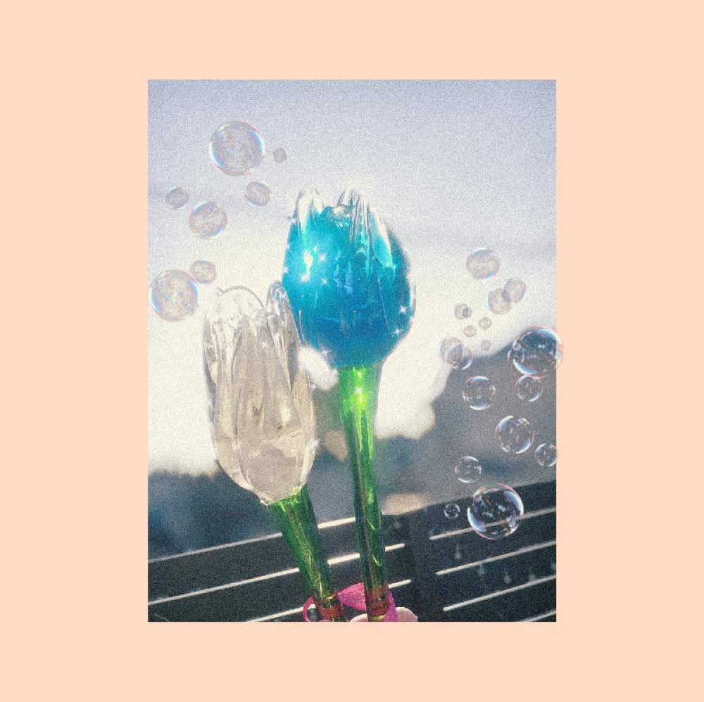 ガラスのチューリップの投稿画像 By まーち さん きらきら といっぬと仲良くしてねｯｯｯｯ とあか といっぬと青いお空 とﾄﾞｷ ﾄﾞｷと可愛い と雰囲気とエモいとかわいい と きらきら といっぬと仲良くしてねｯｯｯｯ と