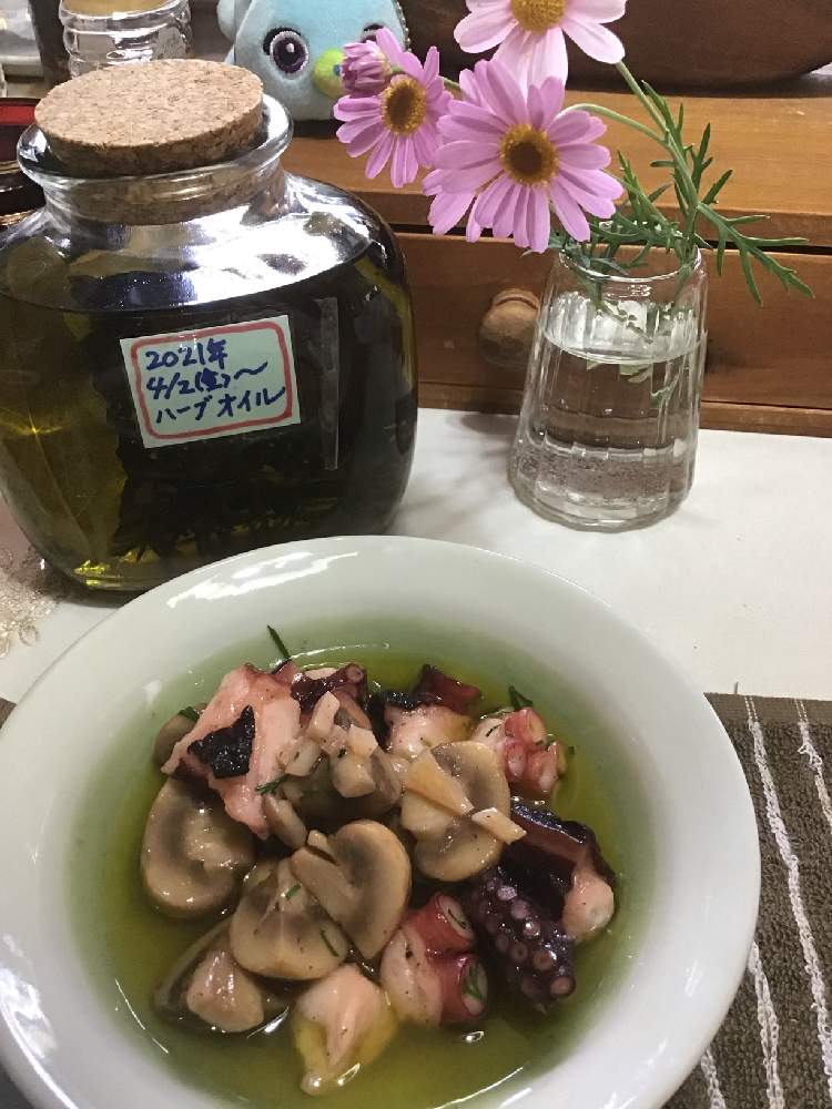 ディル の投稿画像 By うたちゃんさん 小さな アレンジとタコと マッシュルームのアヒージョとハーブオイルとgs映えとgs日和とピンクのマーガレット と男の料理 21月4月18日 Greensnap グリーンスナップ