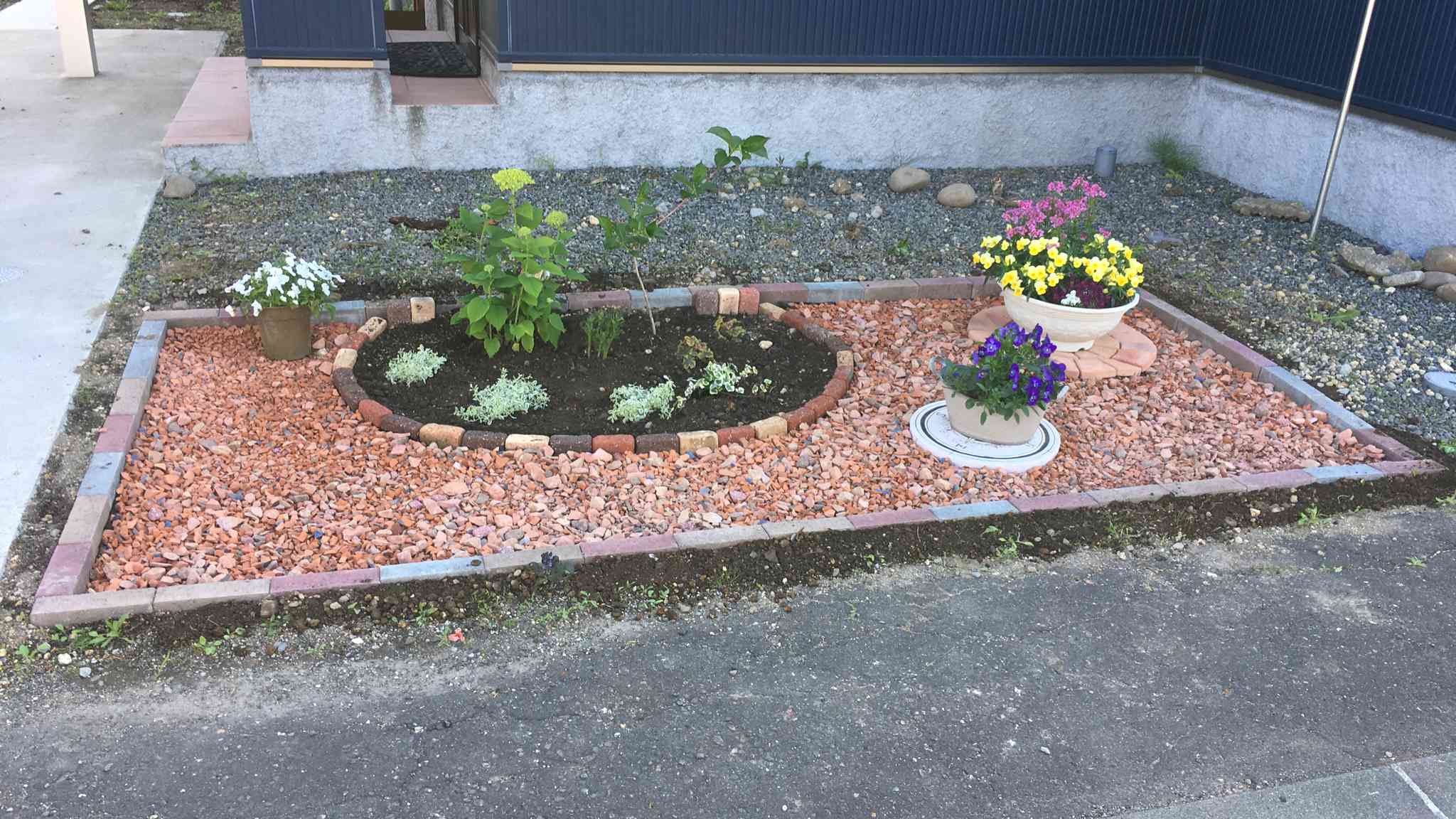 ⚠️庭の花様ご連絡ページ⚠️ 北〜東側の花壇を作る｜🍀GreenSnap（グリーンスナップ）