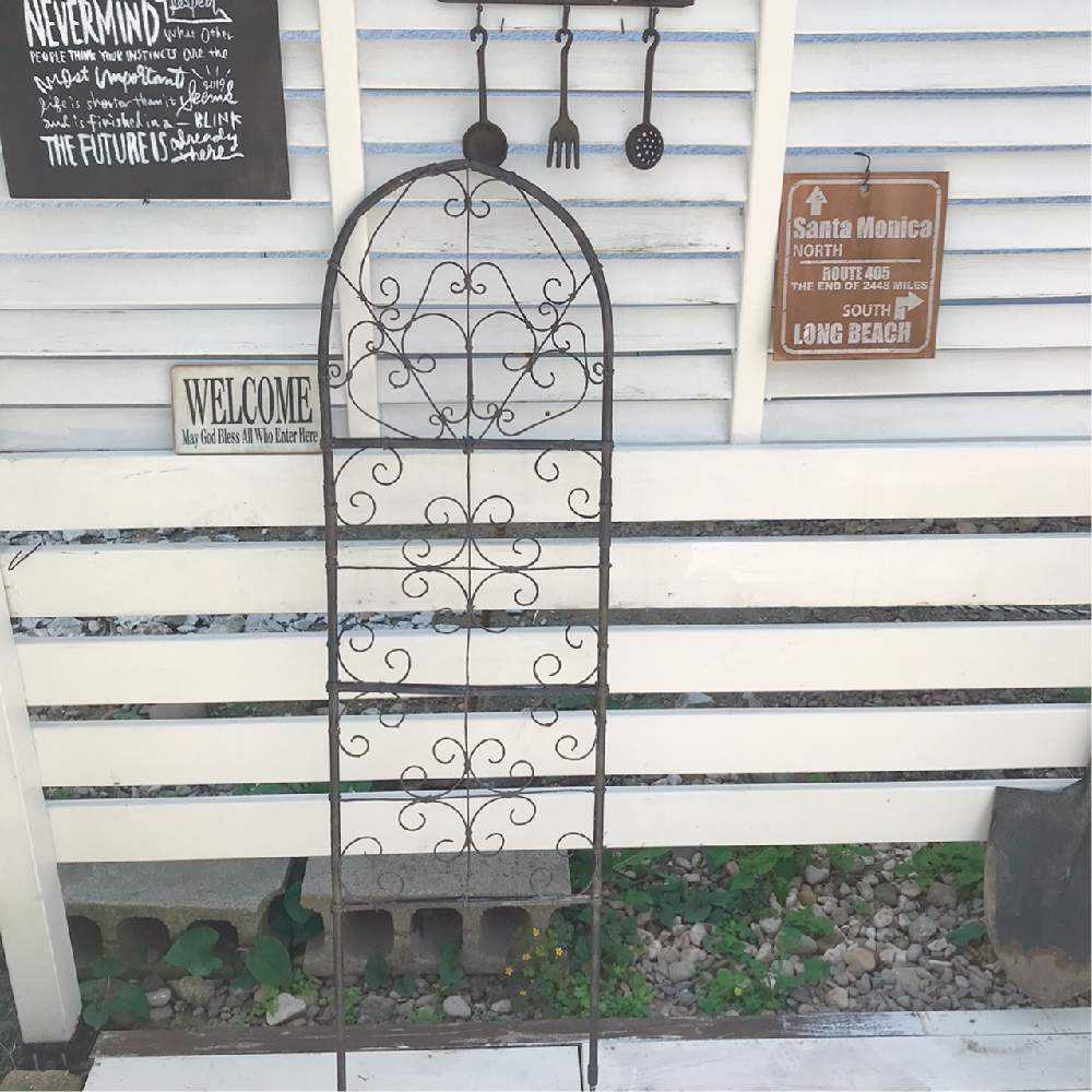 アイアン風フェンス ダイソーの連結トマト支柱アレンジ Greensnap グリーンスナップ