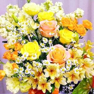 トルコキキョウ,ミニバラ,バラ、薔薇、ばら,切り花,フラワーアレンジメントの画像