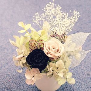 アジサイ,バラ,かすみ草,フラワーアレンジメント,白い花の画像