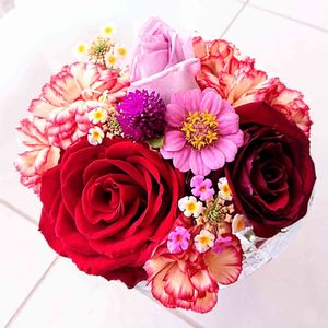 バラ,ランタナ,スプレーカーネーション,赤い花,切り花の画像