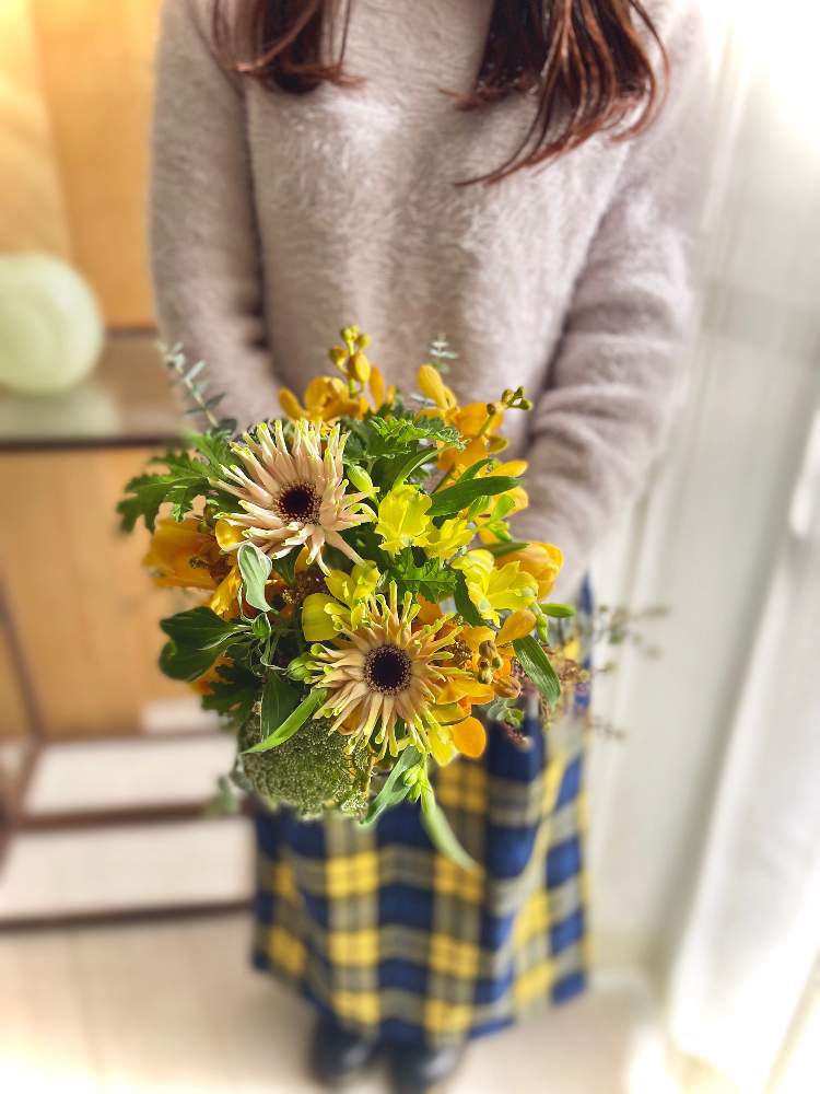 アルストロメリアの投稿画像 By こんぺいとさん モカラとローズゼラニウムとユーカリとチューリップとタラスピ ナズナ ペンペン草 とレースフラワー グリーンミストとガーベラ カルボナーラ 22月1月15日 Greensnap グリーンスナップ Greensnap グリーン