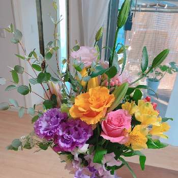 フラワーベース♡の画像 by sachicoco1001さん | 部屋とありがとう♡とフラワーベース♡とピンクのバラ♡と花瓶とユーカリ♡と町のお花屋さんとお花のある生活とお花好きとお花好きの人と繋がりたいと紫の花と切り花と朝活