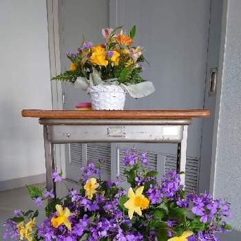 職場の花の画像 by そんそんさん | 玄関と春のお花と職場の花と入学式のお花