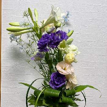 トルコキキョウ。の画像 by tumuの桃さん | トルコキキョウ  紫とウクライナに平和をとトルコキキョウ。と エレガンスとGSに感謝。と綺麗と フラワーアレンジと平和を願う☆と白い花と❤️癒されて