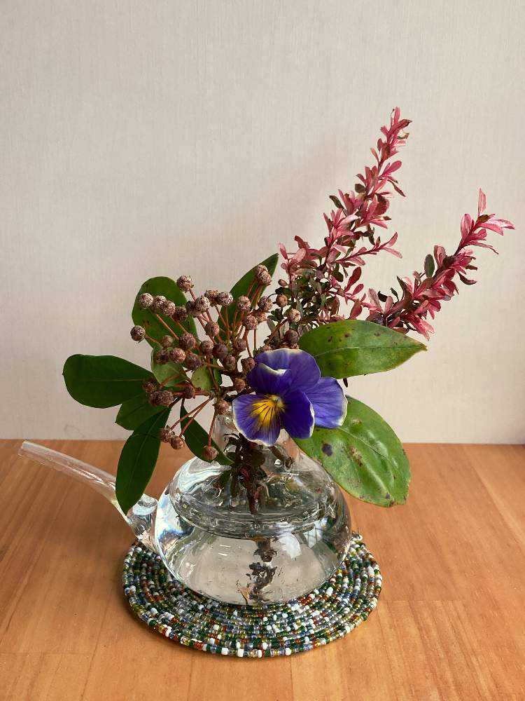 アメリカの生徒さんの作品集37〜変形花器に生ける➕sasukemama