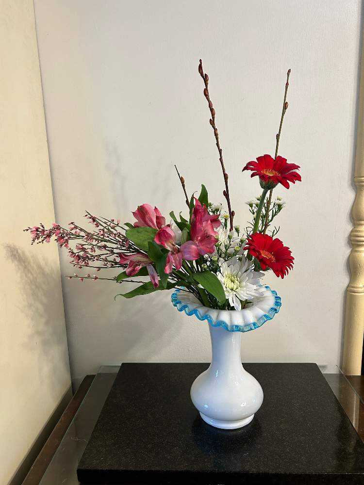 アメリカの生徒さんの作品集37〜変形花器に生ける➕sasukemama倶楽部