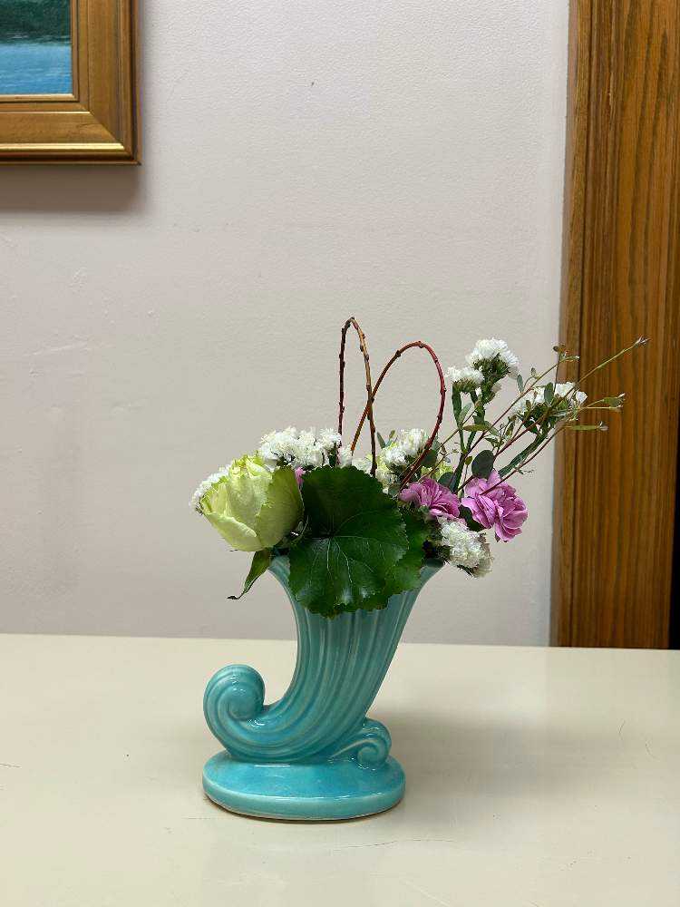 アメリカの生徒さんの作品集37〜変形花器に生ける➕sasukemama倶楽部