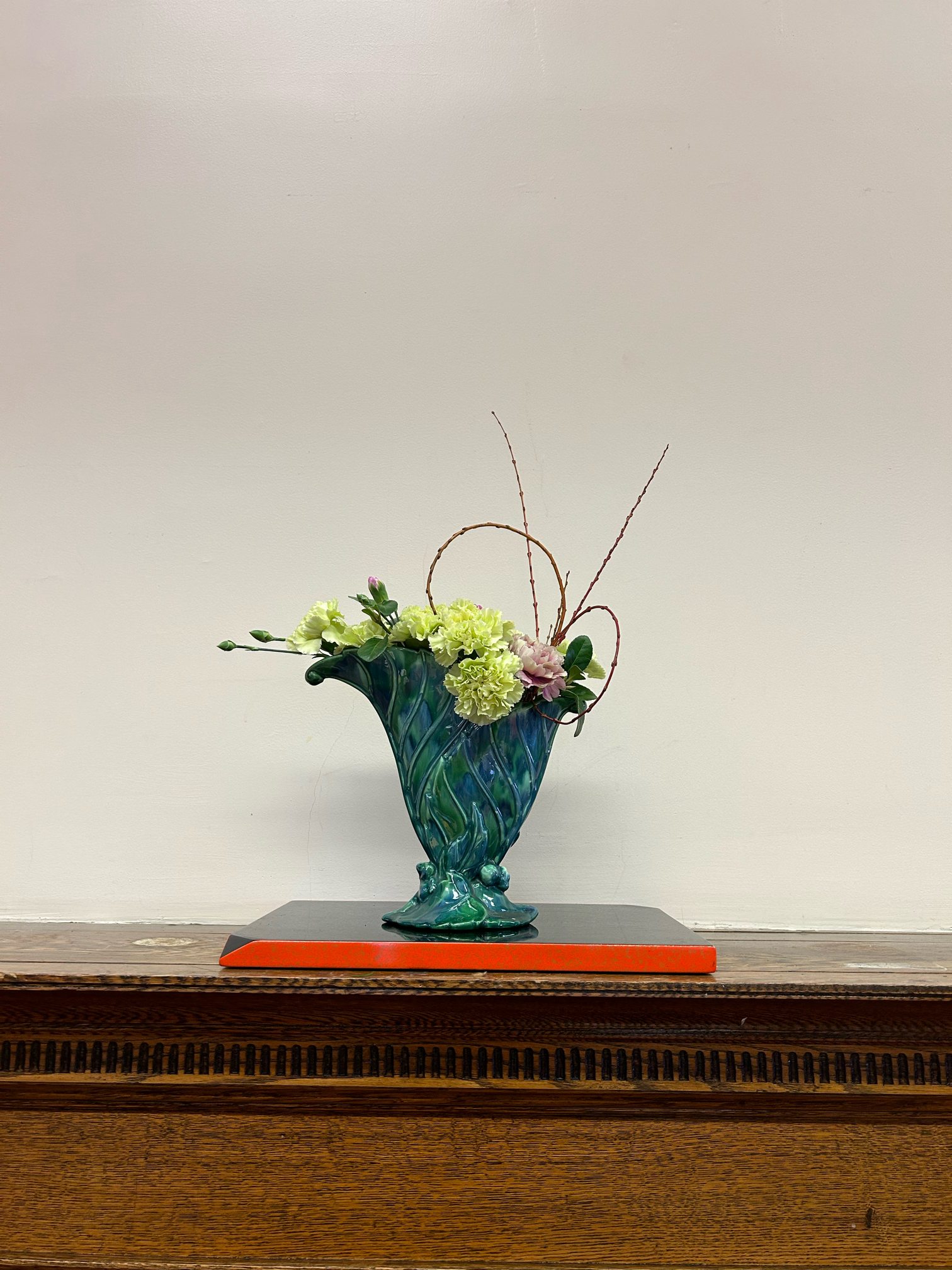 アメリカの生徒さんの作品集37〜変形花器に生ける➕sasukemama倶楽部