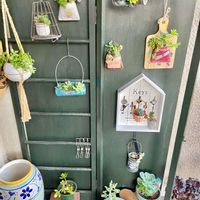 DIY飾り棚,リメ缶・リメ鉢,多肉植物のある暮らしの画像