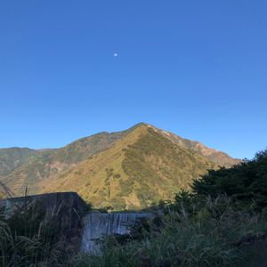 有明の月,登山道にて,ススキ*,山歩き,お出かけ先の画像