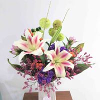季節の花,フラワアレンジメント,綺麗,花のある暮らし,今週の職場のフラワーアレンジメントの画像