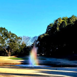 芝生,ゴルフ,冬のゴルフ場,噴水の虹の画像